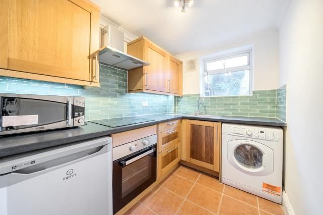 Property photo 3 of 10 Kitchen