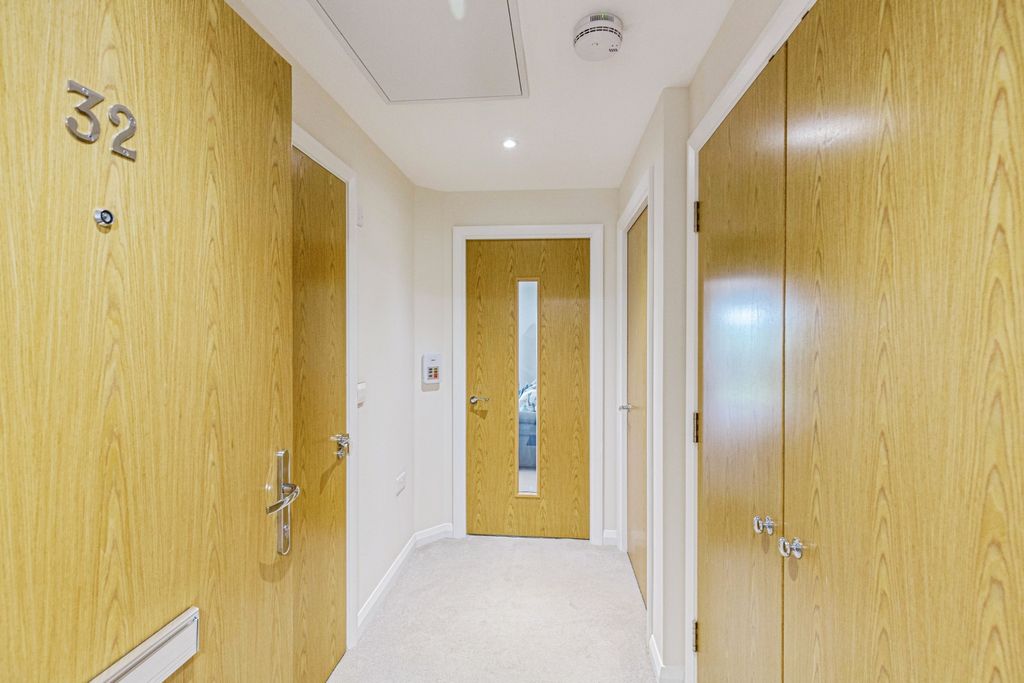 Property photo 2 of 20 Private Hallway