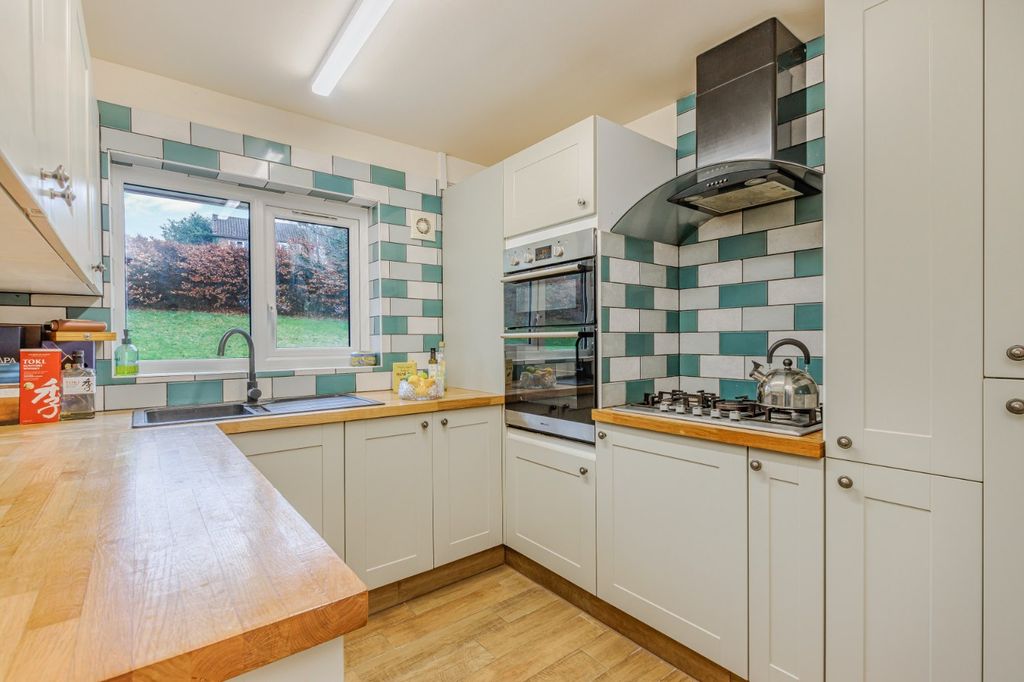 Property photo 3 of 8