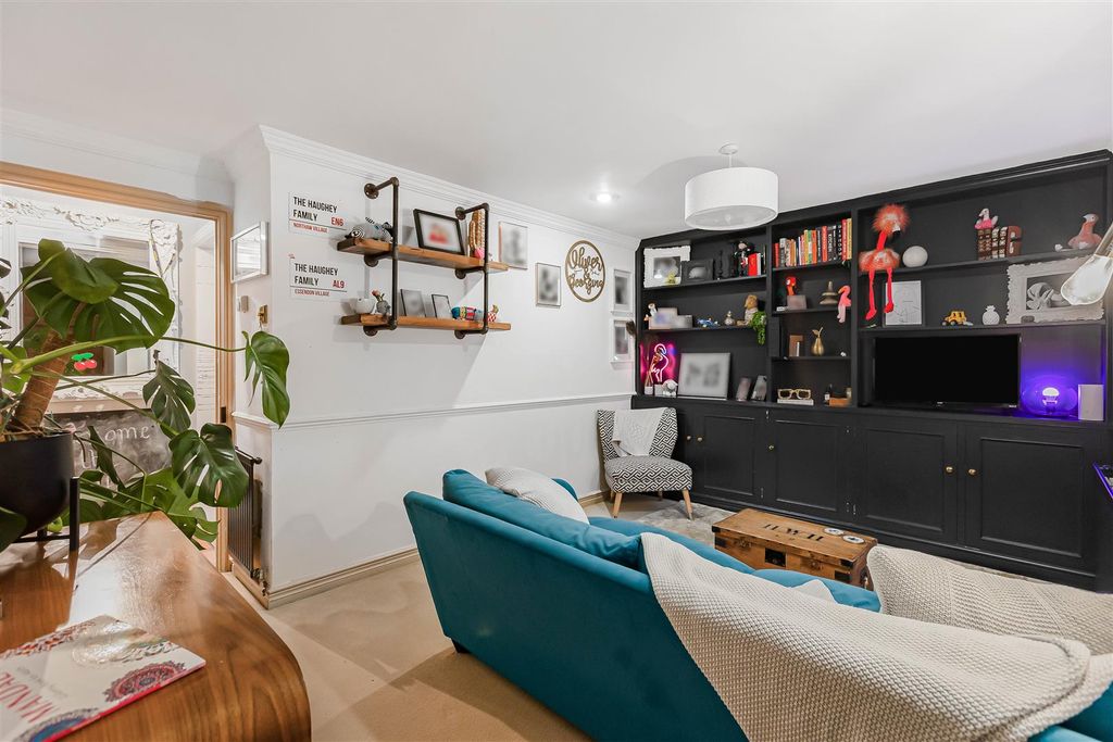 Property photo 2 of 28 29_71985.Jpg