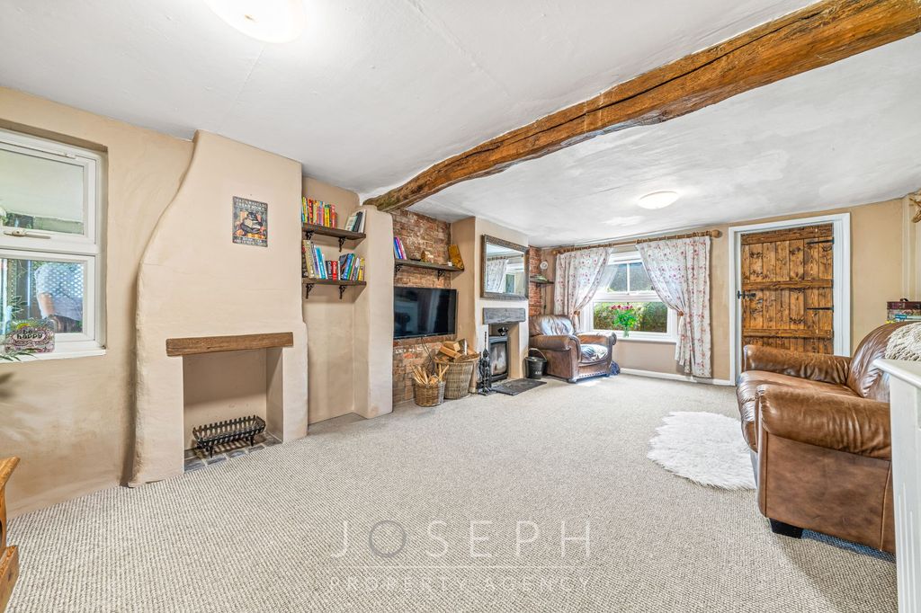 Property photo 3 of 33