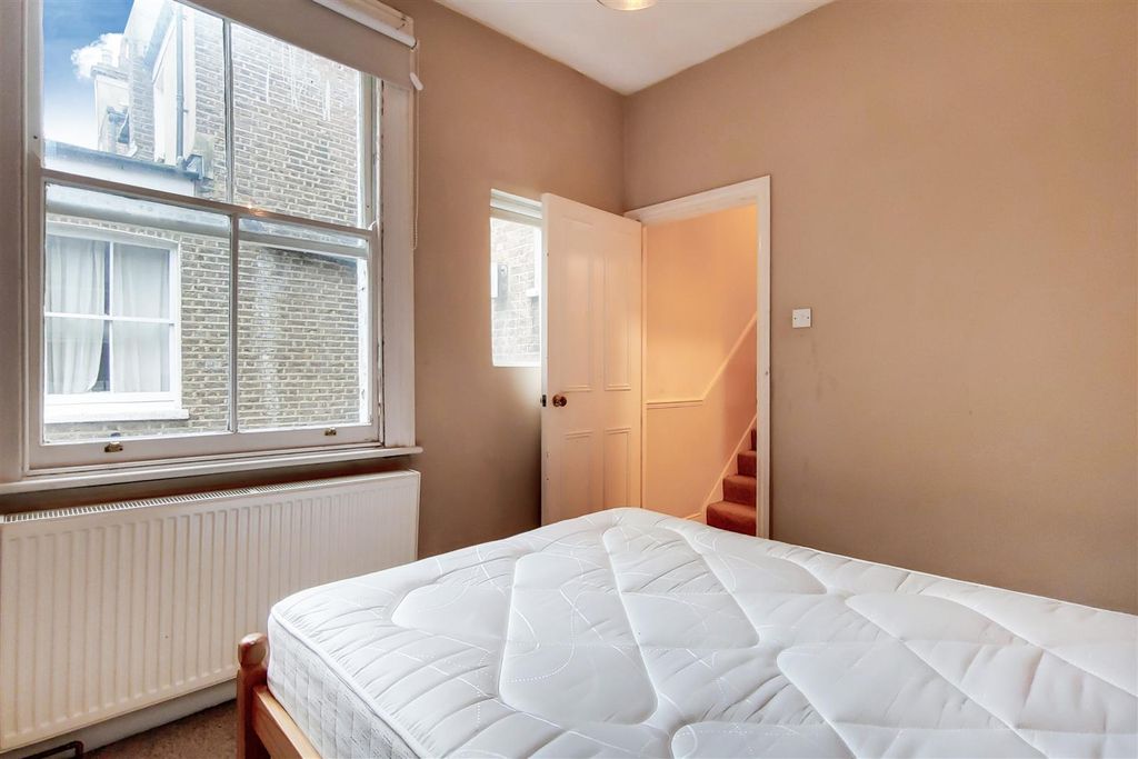 Property photo 3 of 10 5_Main Bedroom-1.Jpg