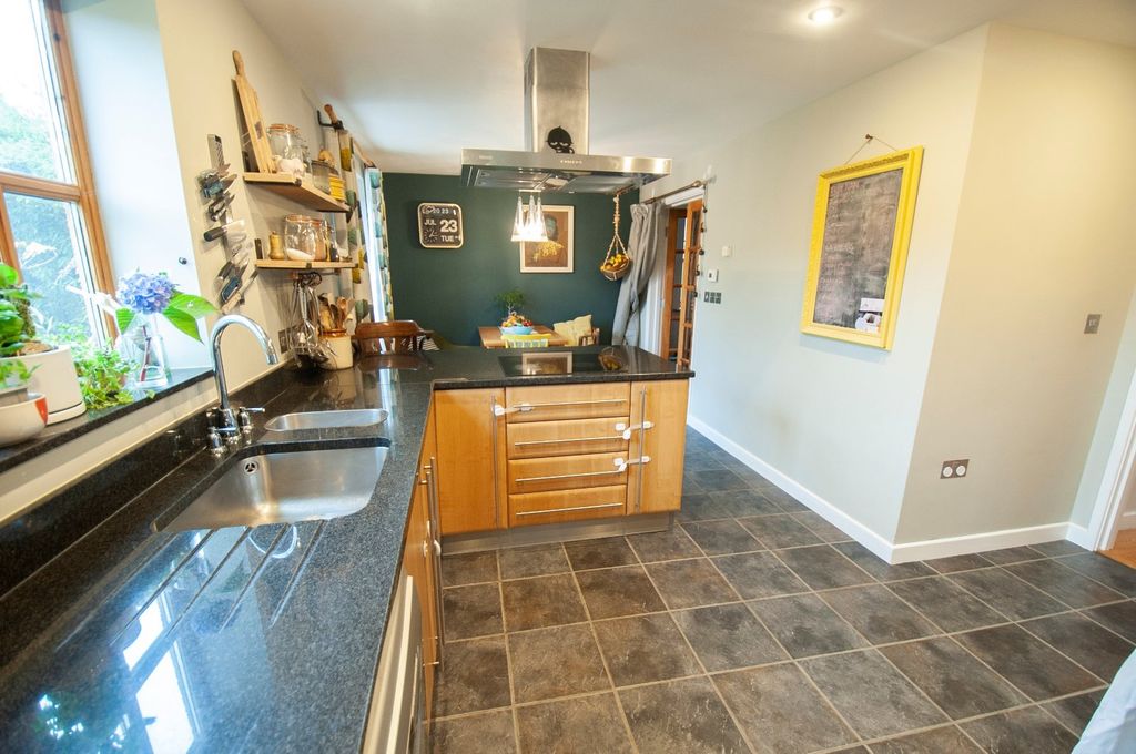 Property photo 2 of 35 Picture No. 05