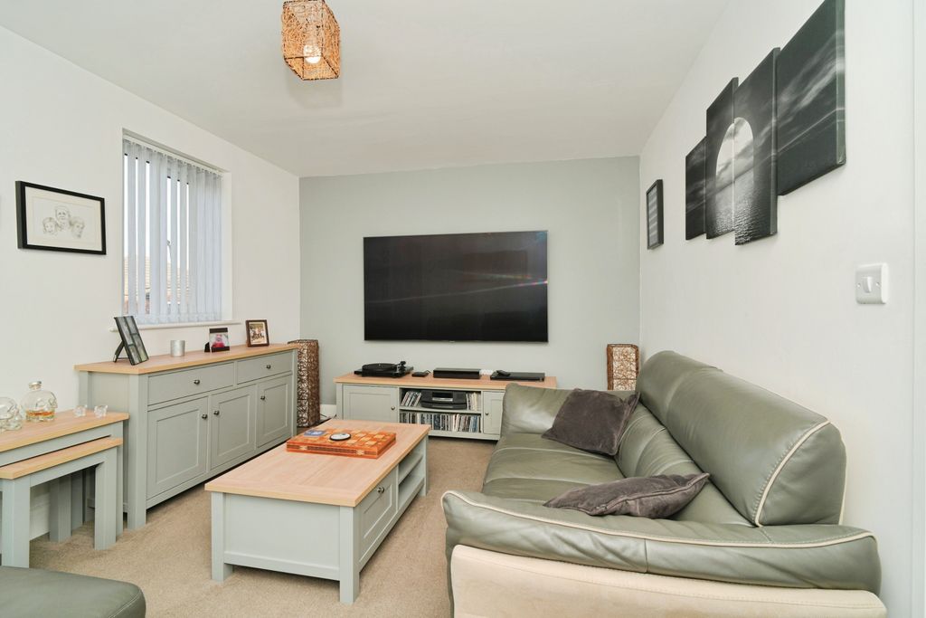 Property photo 2 of 28 Photo #2