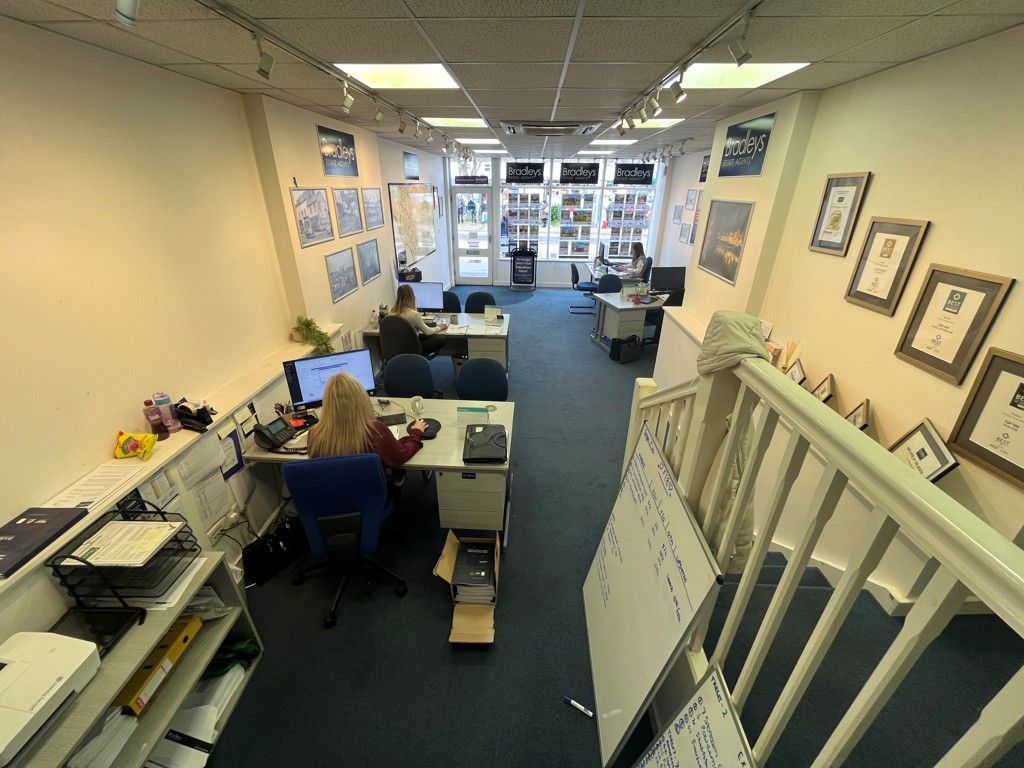 Property photo 3 of 7 Photo 2