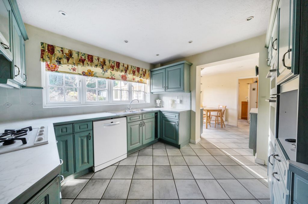 Property photo 2 of 23 1393391-11-69453B...