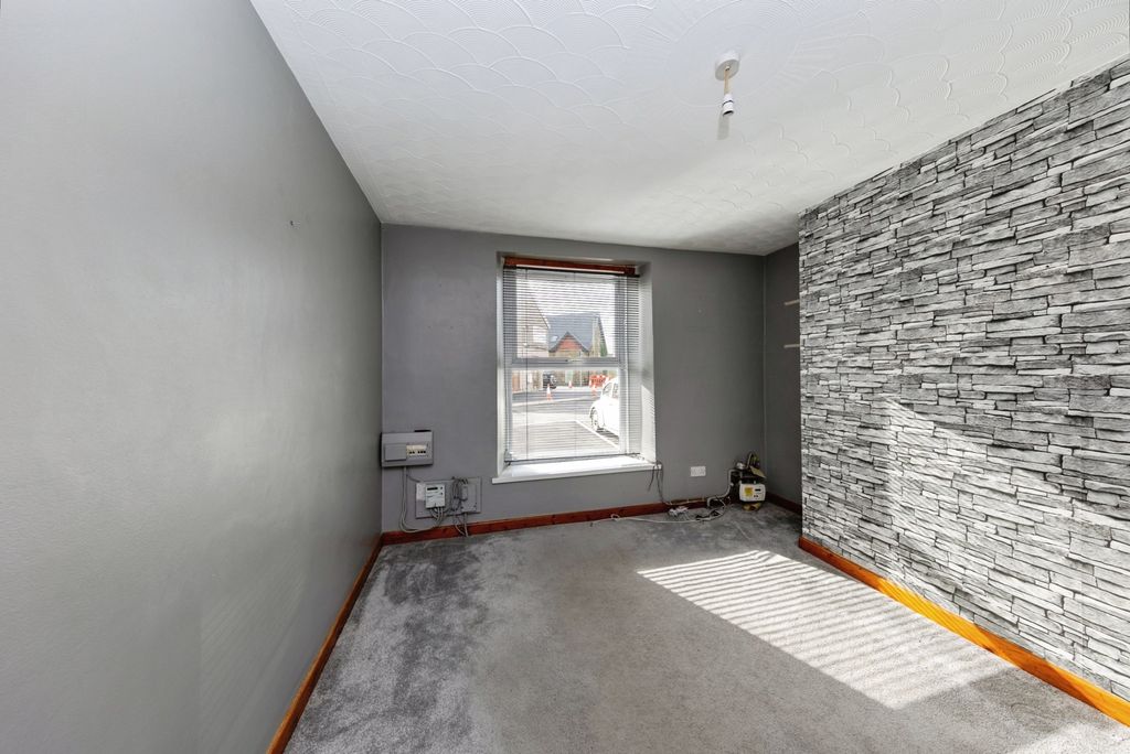 Property photo 2 of 15 Pbox-Img.Jpg