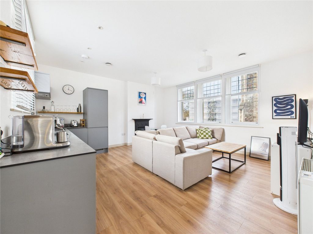 Property photo 2 of 17 Picture No. 09