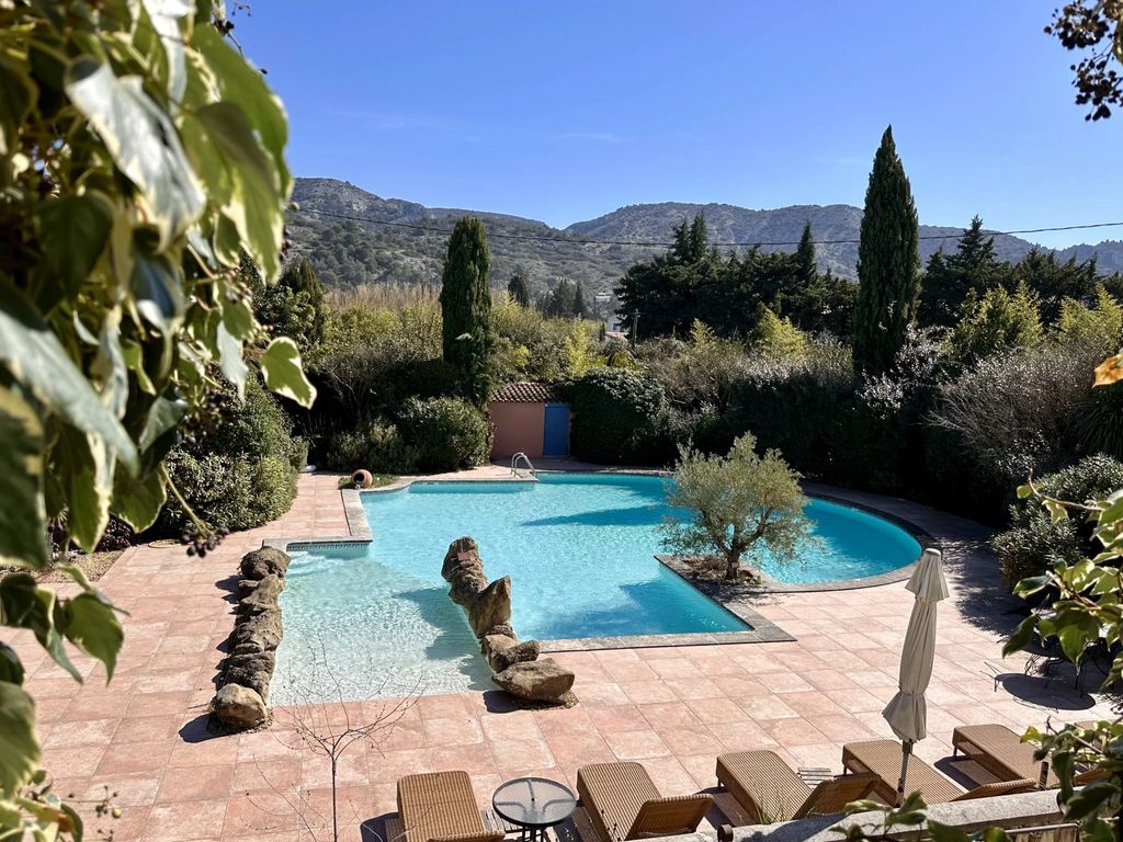 Property photo 2 of 9