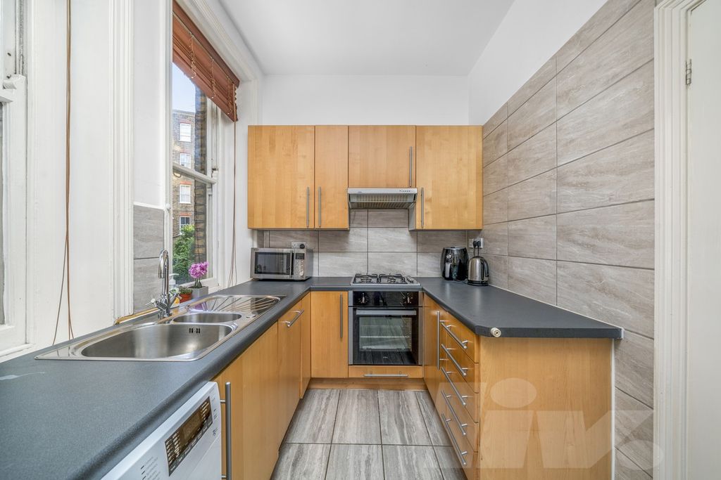 Property photo 3 of 11 Photo 4