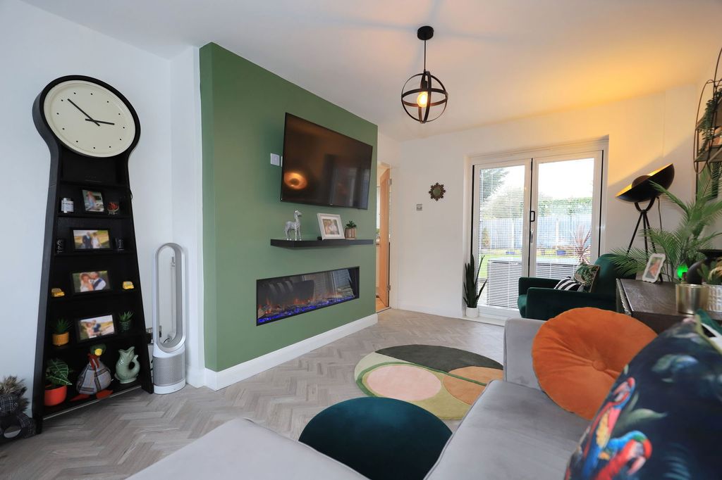 Property photo 2 of 26