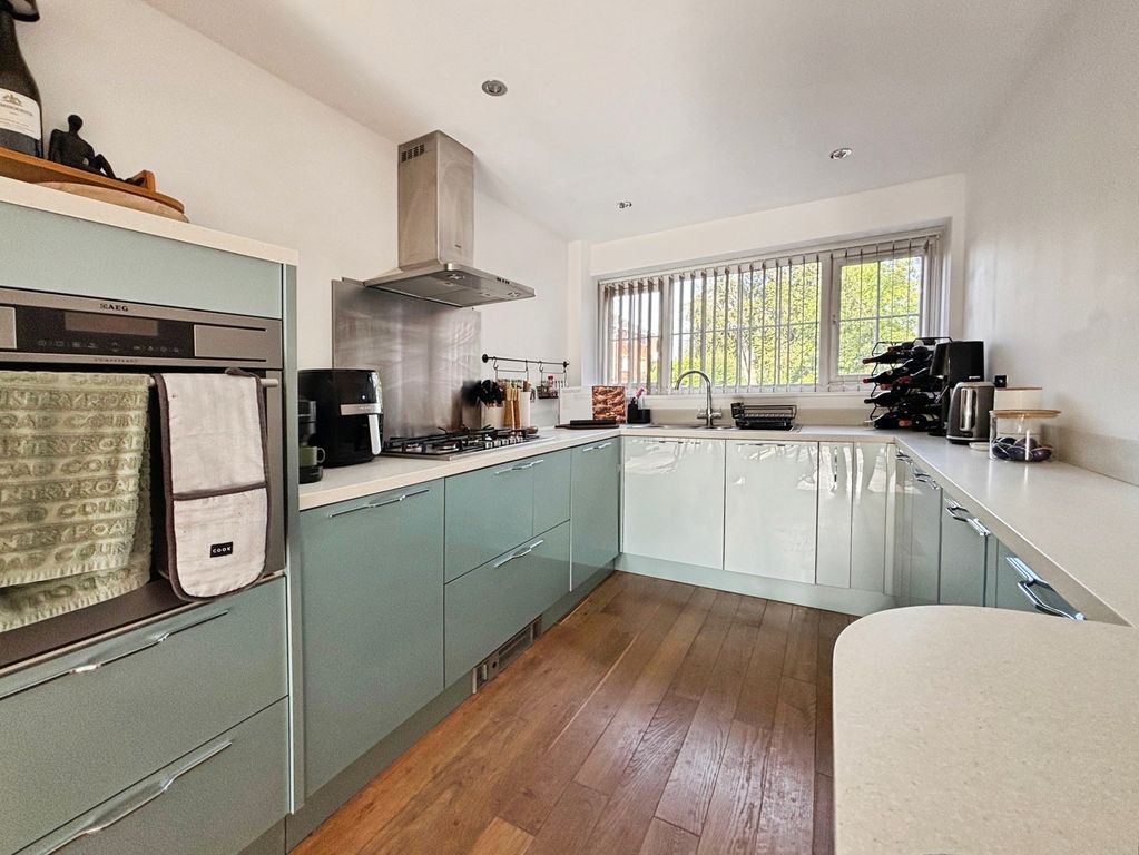 Property photo 3 of 13 Pbox-Img.Jpg