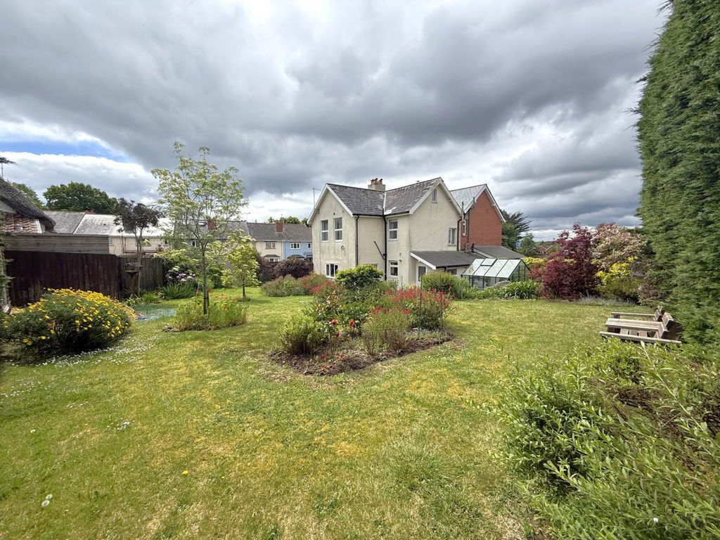Property photo 1 of 21