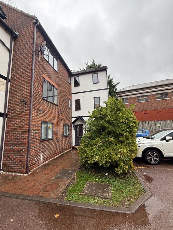 Property photo 2 of 20