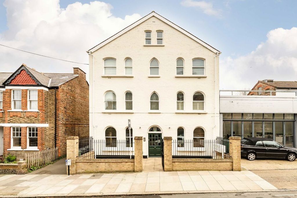 Property photo 1 of 6