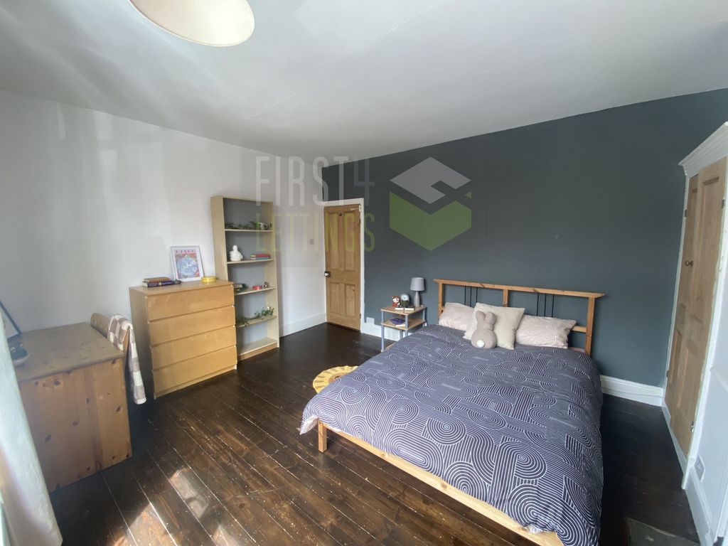 Property photo 2 of 18 Photo 12