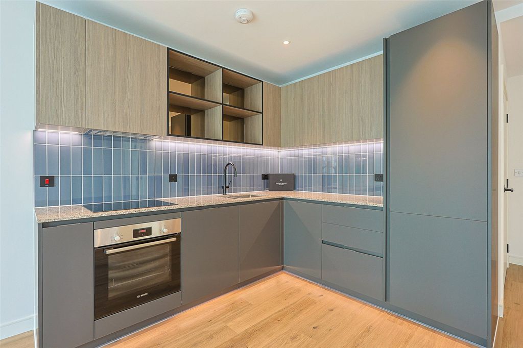 Property photo 2 of 18 Picture No. 16