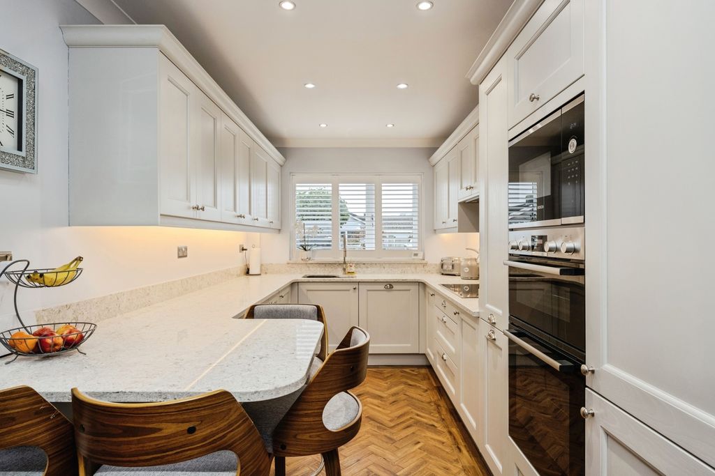 Property photo 2 of 18 Photo