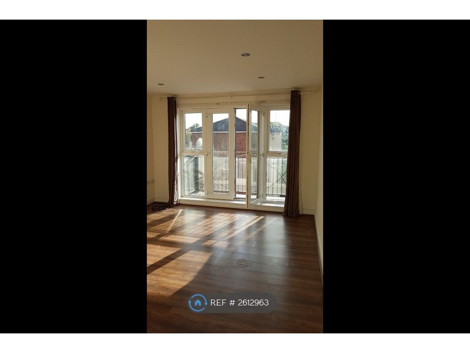 Property photo 1 of 8 Front Room