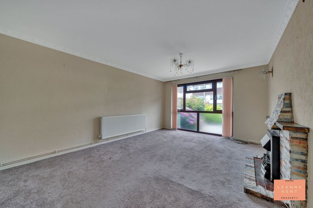Property photo 2 of 32