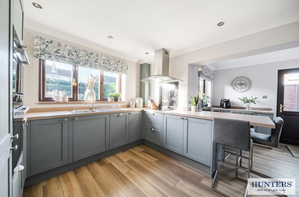 Property photo 2 of 21 B75E634A-B6E5-48F8-8c05-6d4c30Eb5757.Jpg