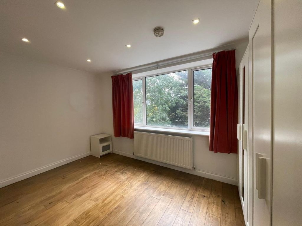 Property photo 3 of 7 Whatsapp Image 2025-10-16 At 15.55.04-2.Jpeg