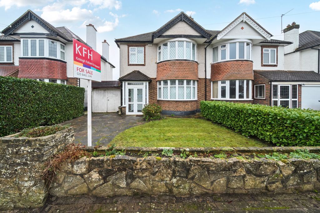 Property photo 1 of 17 1407381-1-698492B...