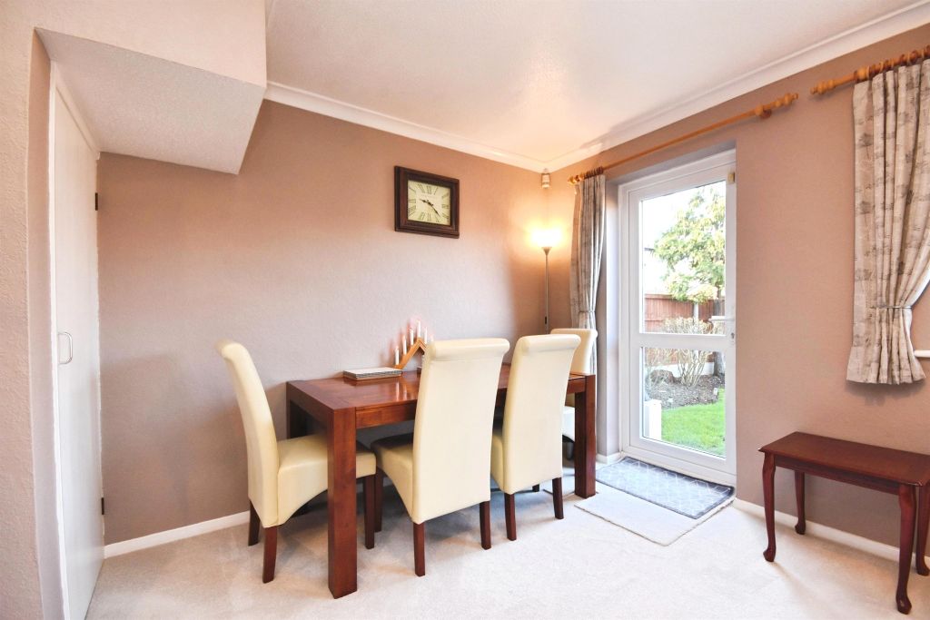 Property photo 3 of 15 Lounge