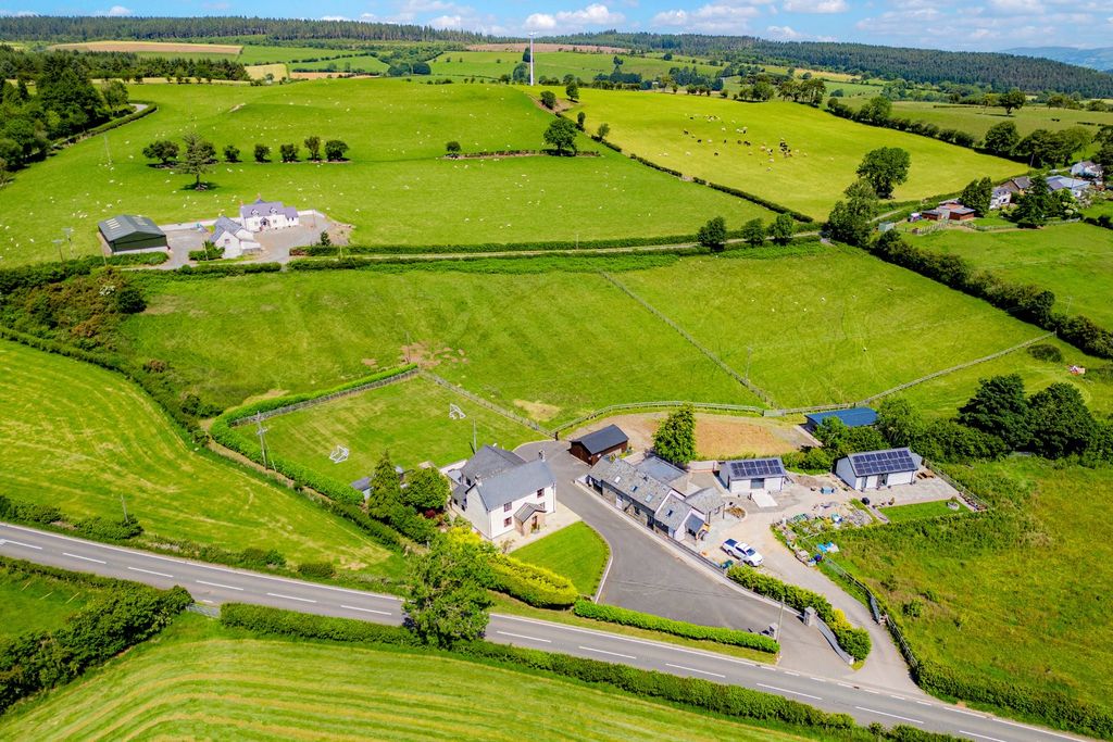 Property photo 1 of 31 Aerial