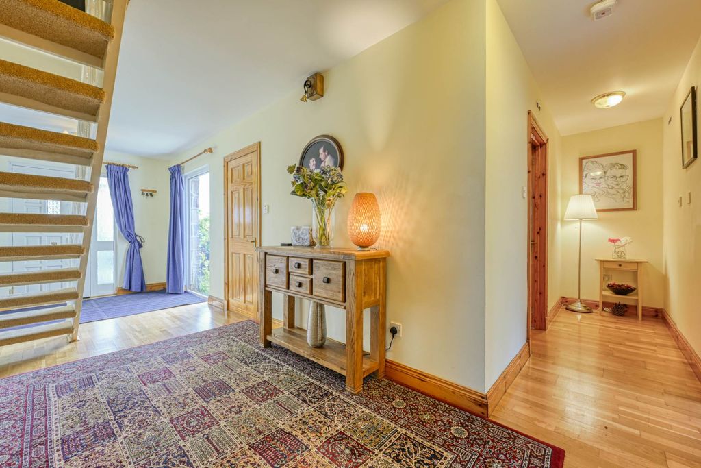 Property photo 3 of 29