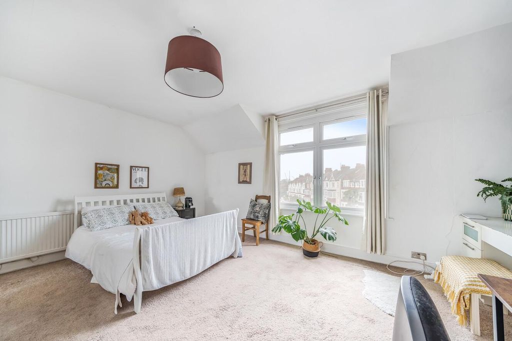 Property photo 2 of 14 Picture 2