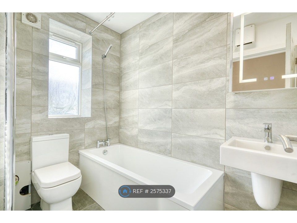 Property photo 2 of 27 Bathroom