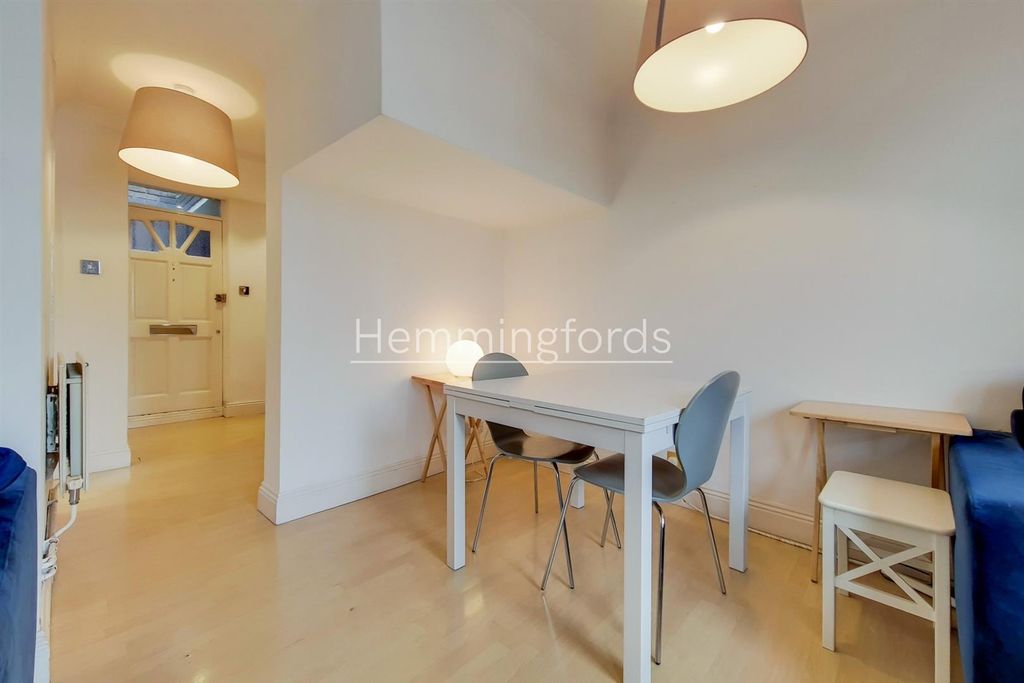 Property photo 3 of 18