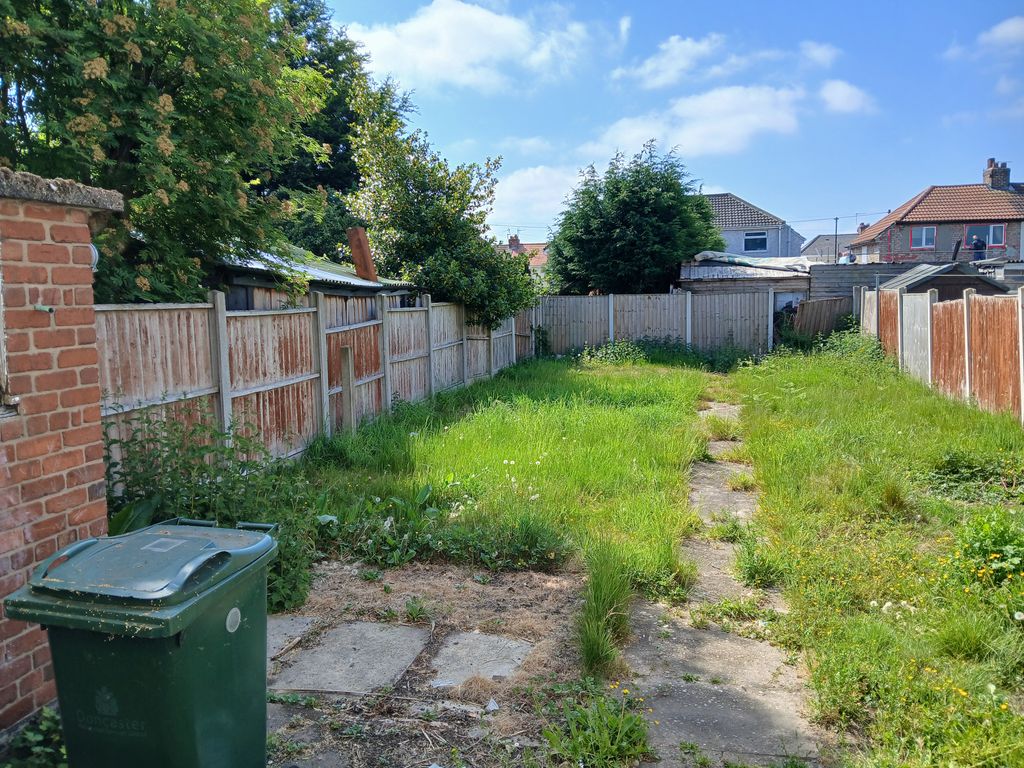 Property photo 2 of 9 Garden