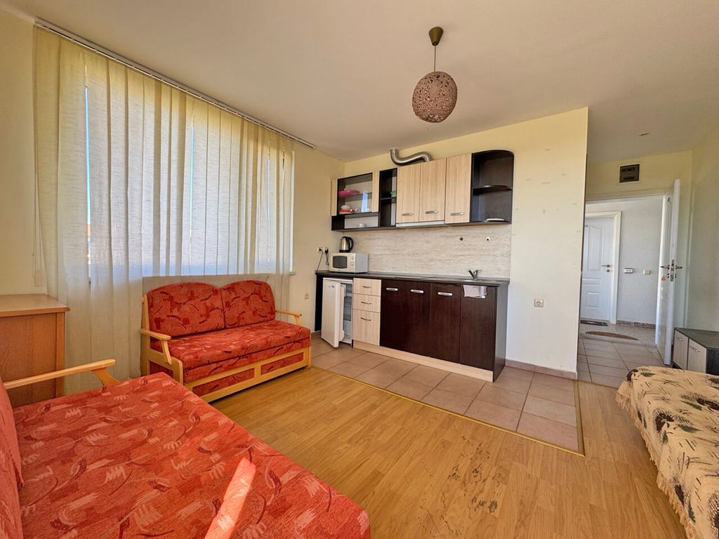 Property photo 3 of 9