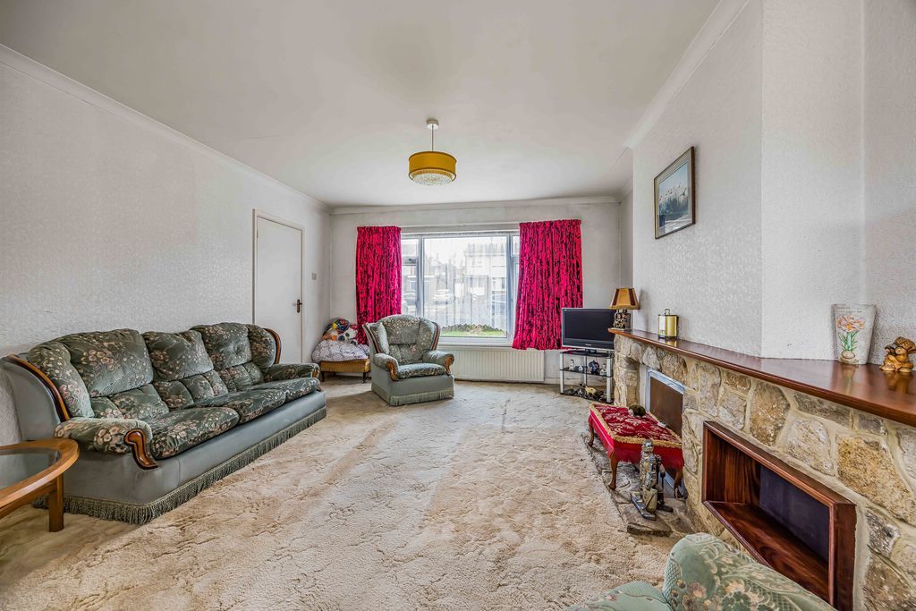 Property photo 3 of 20 Photo 11