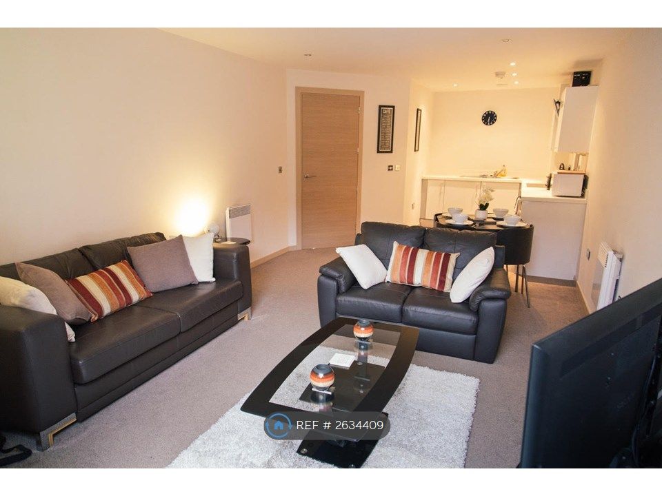 Property photo 1 of 19 Lounge