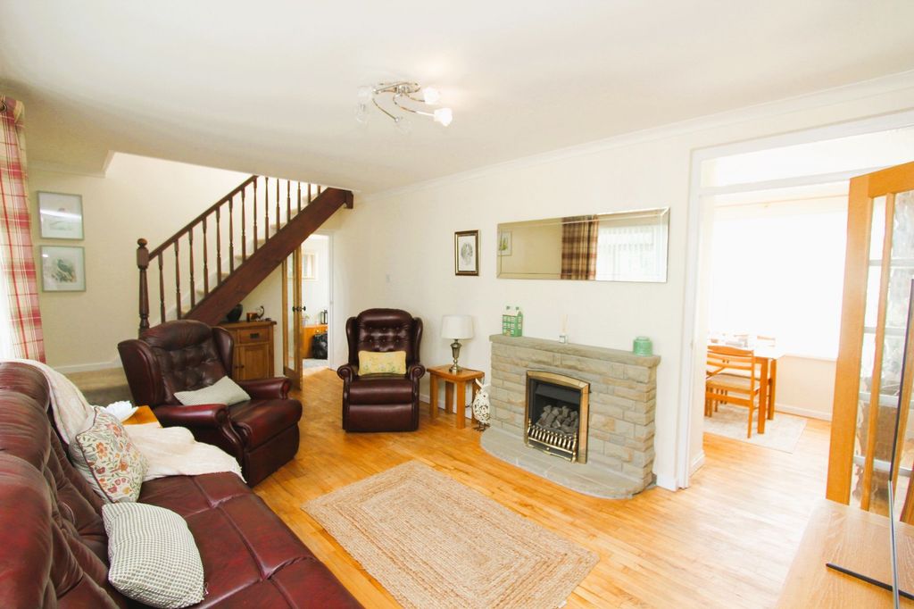Property photo 2 of 23