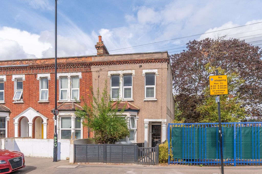 Property photo 1 of 12