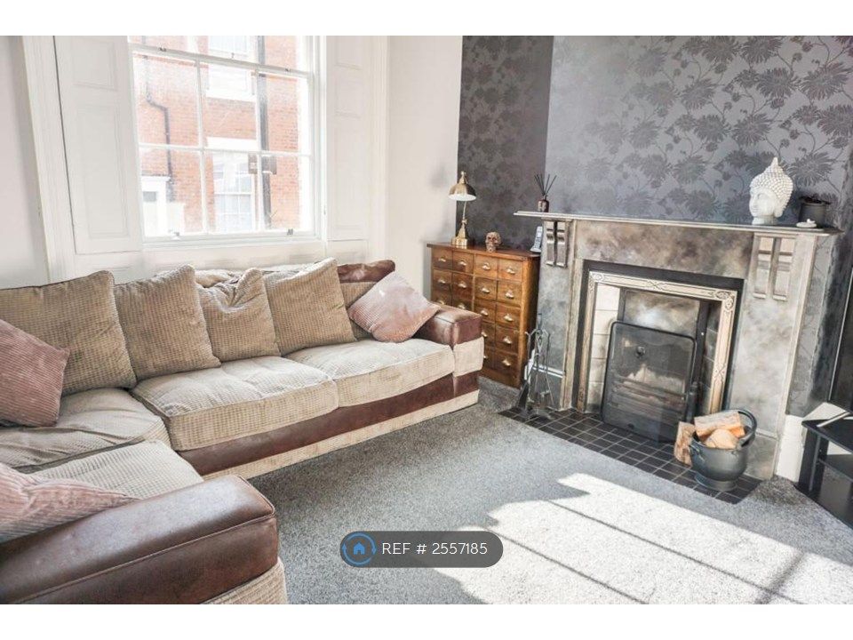 Property photo 1 of 12 Lounge