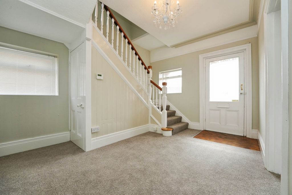 Property photo 2 of 17 Pbox-Img.Jpg