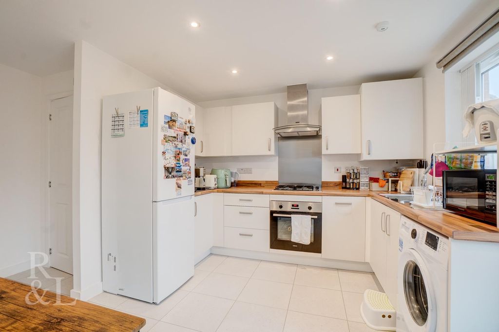 Property photo 2 of 16 Batched  (6).Jpg