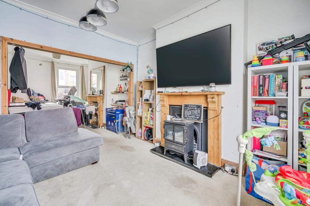 Property photo 3 of 11 Photo