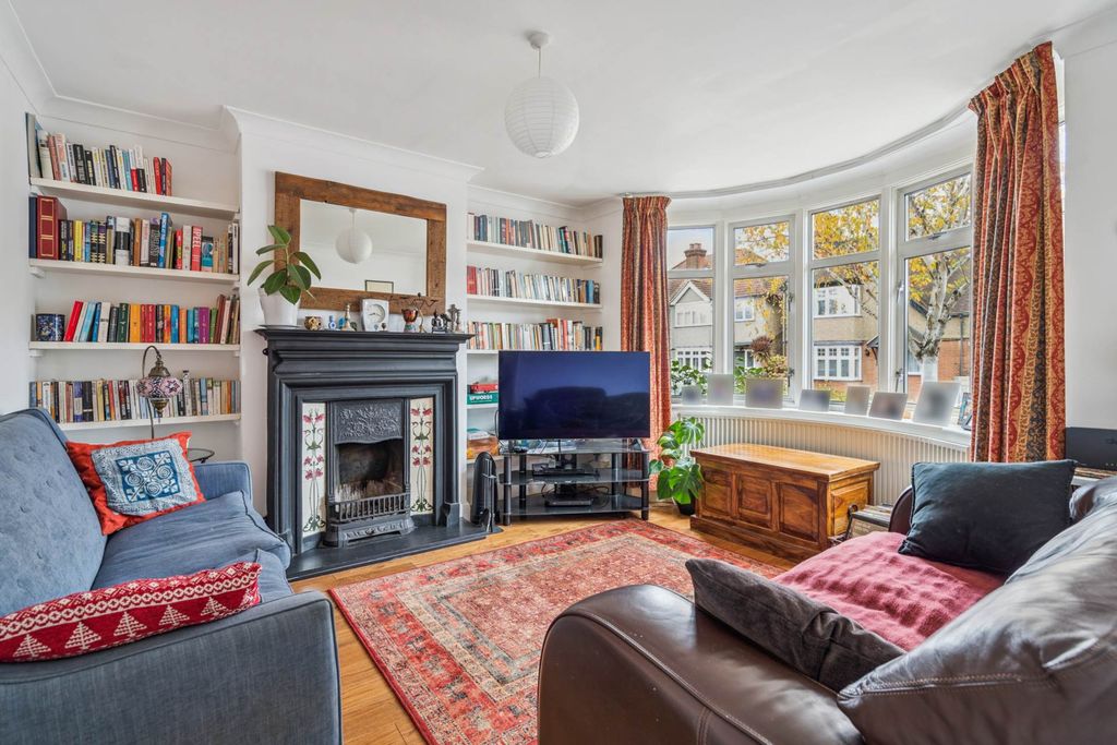 Property photo 2 of 18