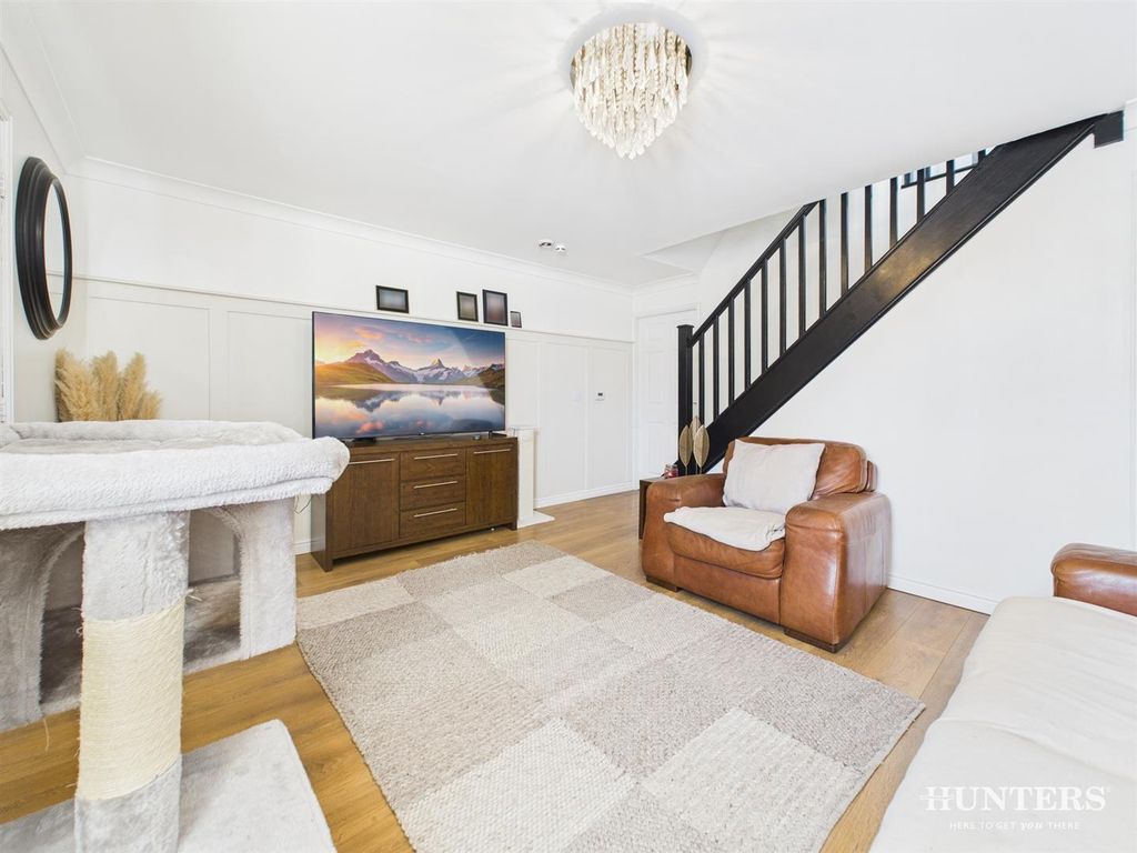 Property photo 3 of 17 Cam03792G0-Pr0351-Still002.Jpg