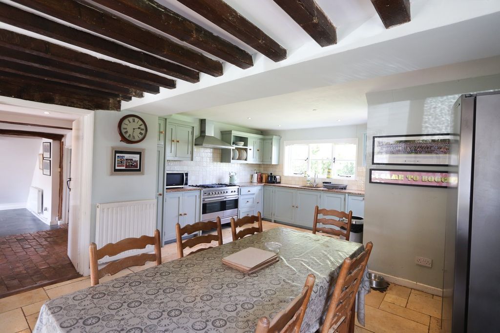Property photo 3 of 34