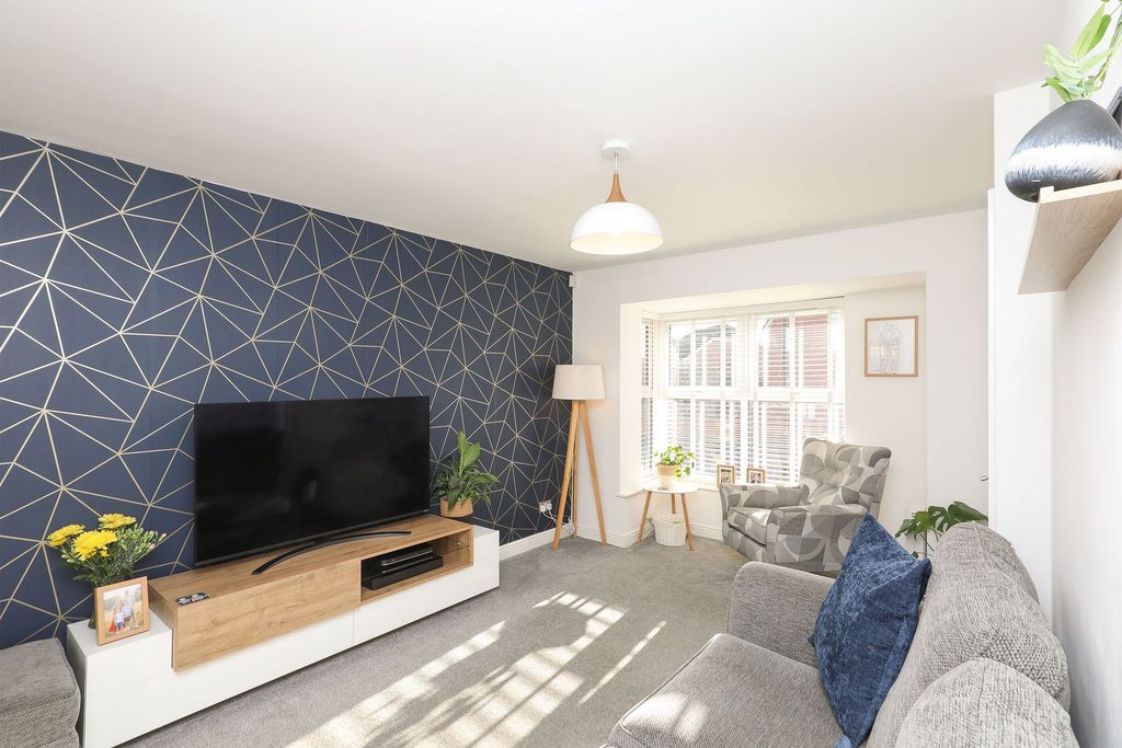 Property photo 2 of 29