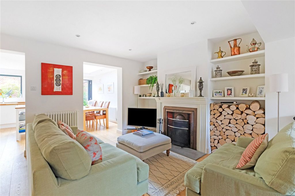 Property photo 3 of 16 Sitting Room