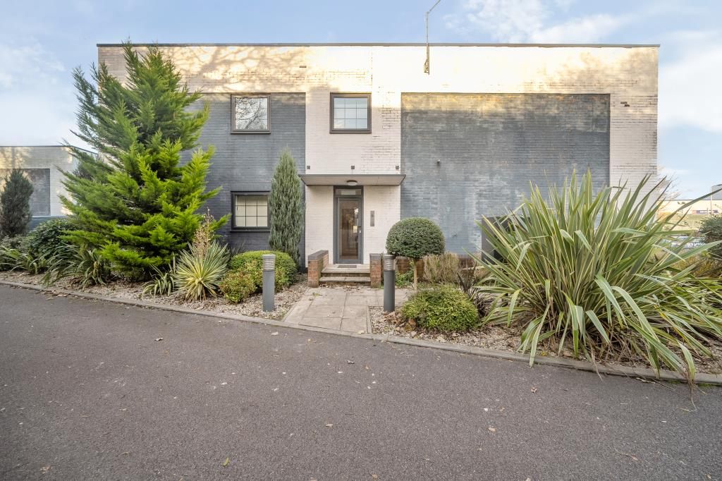 Property photo 1 of 13 External