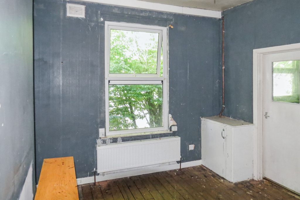 Property photo 2 of 14 33 Lovat Road, Preston, Pr1 6Dp